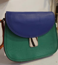 Lade das Bild in den Galerie-Viewer, Tasche mit Wechselklappe Soruka