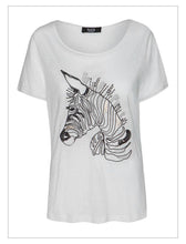 Lade das Bild in den Galerie-Viewer, T-Shirt Zebra mit Rundhalsausschnitt
